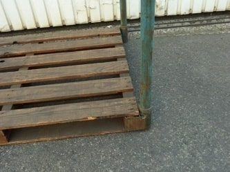 中古　サポート付き木製パレット